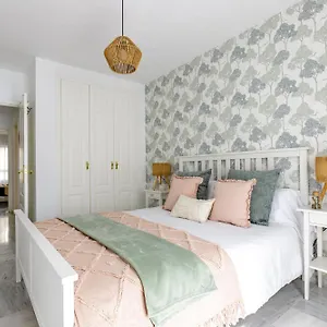 https://living4malaga-mariscal-centre-apartment.1costadelsol.com